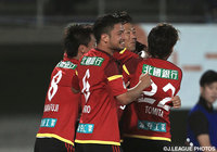 後半開始直後に2試合連続ゴールを決めた山﨑 雅人（金沢）【明治安田Ｊ２ 第19節 金沢vs岡山】