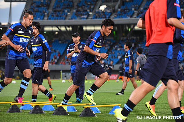 ウォームアップを行う大久保 嘉人。逆転優勝のためにはこの男の爆発が欠かせない【明治安田Ｊ１ 1st 第17節 川崎Ｆvs大宮】