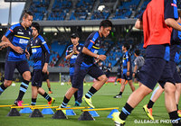 ウォームアップを行う大久保 嘉人。逆転優勝のためにはこの男の爆発が欠かせない【明治安田Ｊ１ 1st 第17節 川崎Ｆvs大宮】