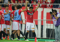 自ら得たPKを落ちついて決めて追加点を挙げた梅崎 司（浦和）【明治安田Ｊ１ 1st 第17節 浦和vs神戸】