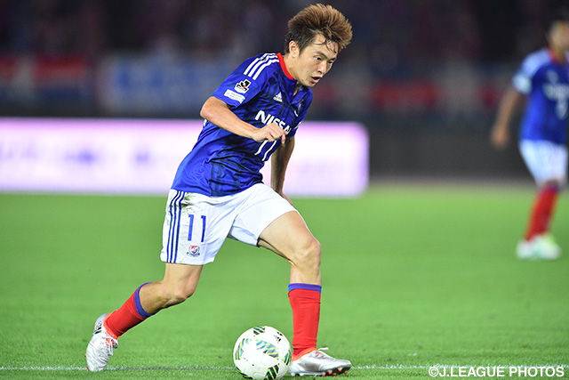 前半終了間際にポスト直撃の惜しいミドルを放った齋藤 学（横浜FM）【明治安田Ｊ１ 1st 第17節 横浜FMvsFC東京】