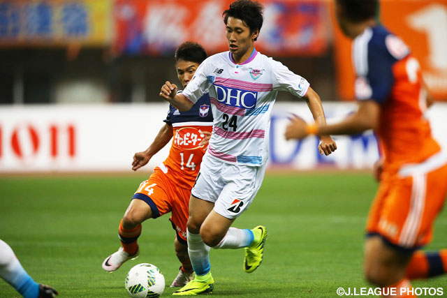 攻撃のタクトを振った鎌田 大地【明治安田Ｊ１ 1st 第17節 新潟vs鳥栖】