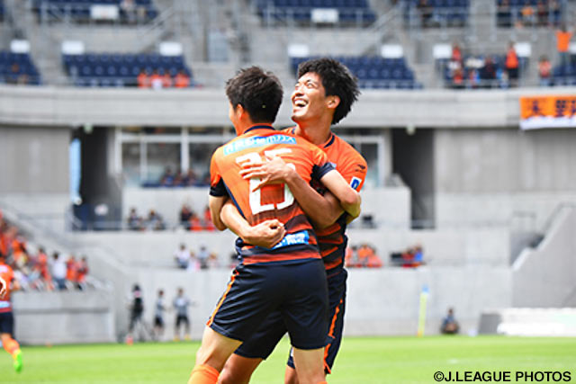 今季初得点となる先制点を決めた渡辺 亮太（長野）【明治安田Ｊ３ 第14節 長野vs相模原】