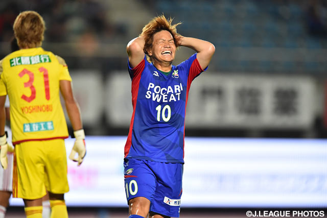 大﨑 淳矢（徳島）は決定的なヘディングシュートを放つも実らず【明治安田Ｊ２ 第20節 徳島vs金沢】