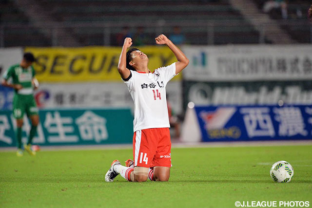 土壇場で豪快な一撃を突き刺し、激闘に終止符を打ったキム テヨン（熊本）【明治安田Ｊ２ 第20節 岐阜vs熊本】
