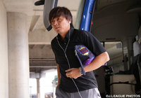 試合会場に入る遠藤 保仁（Ｇ大阪）【明治安田Ｊ１ 2nd 第1節 鹿島vsＧ大阪】