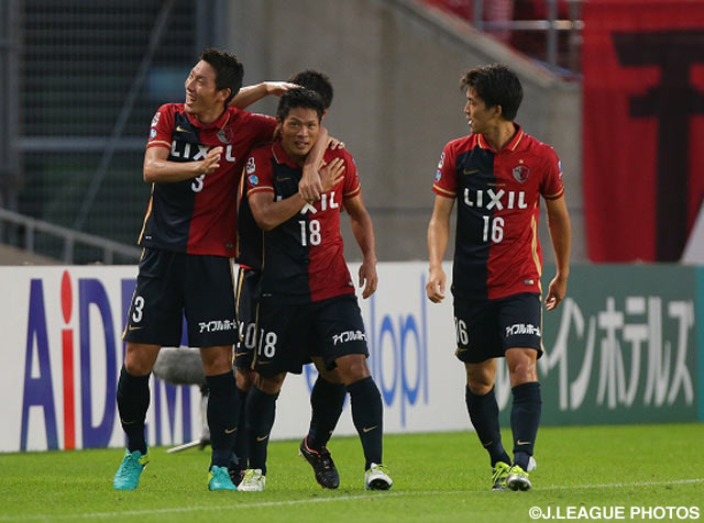 先制点を挙げた赤﨑 秀平（鹿島）をチームメイトたちが祝福【明治安田Ｊ１ 2nd 第1節 鹿島vsＧ大阪】