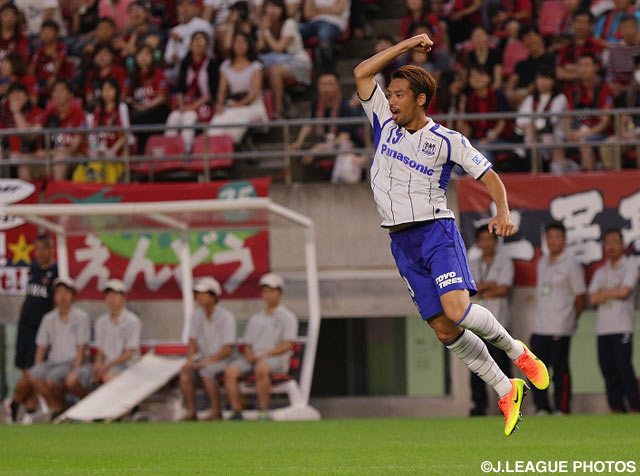 同点ゴールを決めた大森 晃太郎（Ｇ大阪）が飛び上がってガッツポーズ！【明治安田Ｊ１ 2nd 第1節 鹿島vsＧ大阪】