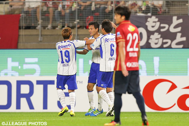 2試合連続得点となる逆転ヘッドを決めた今野 泰幸（Ｇ大阪）【明治安田Ｊ１ 2nd 第1節 鹿島vsＧ大阪】