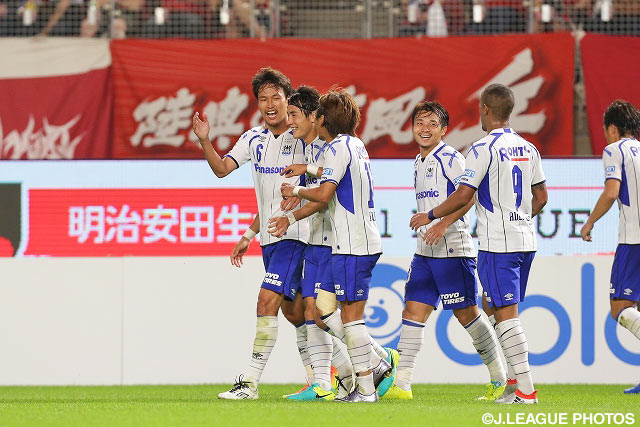 金 正也（#6）の追加点でリードを2点に広げたＧ大阪【明治安田Ｊ１ 2nd 第1節 鹿島vsＧ大阪】