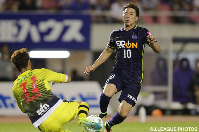 4本のシュートを放つなど磐田ゴールを脅かした浅野 拓磨（広島）【明治安田Ｊ１ 2nd 第1節 広島vs磐田】