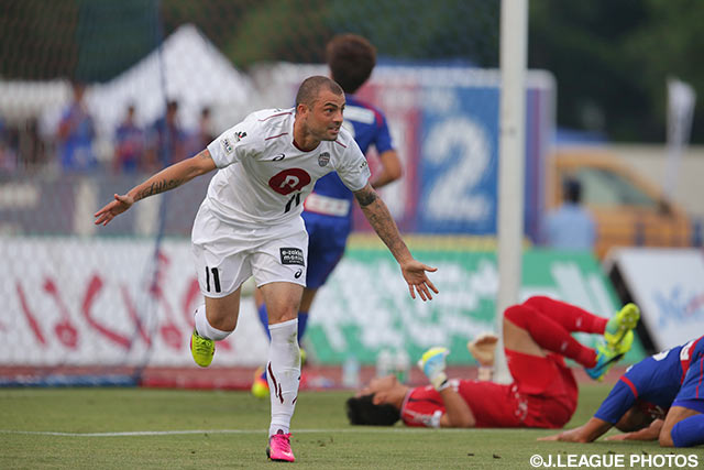 レアンドロの2試合連続ゴールで先制した神戸【明治安田Ｊ１ 2nd 第1節 甲府vs神戸】