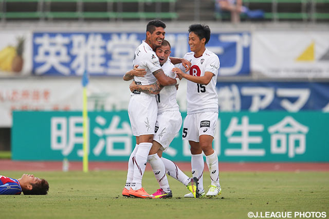 先制からわずか3分後に追加点を決めたレアンドロ（神戸）【明治安田Ｊ１ 2nd 第1節 甲府vs神戸】