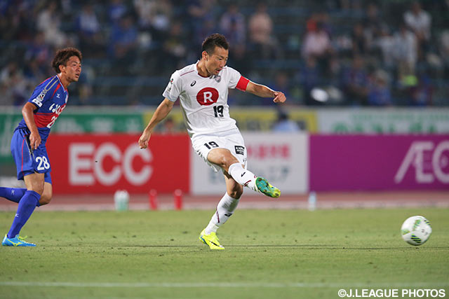 リードを3点に広げる追加点を決めた渡邉 千真（神戸）【明治安田Ｊ１ 2nd 第1節 甲府vs神戸】