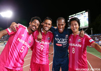 3点を挙げる快勝で4試合ぶりの白星を飾った横浜FMの選手たち【明治安田Ｊ１ 2nd 第1節 湘南vs横浜FM】