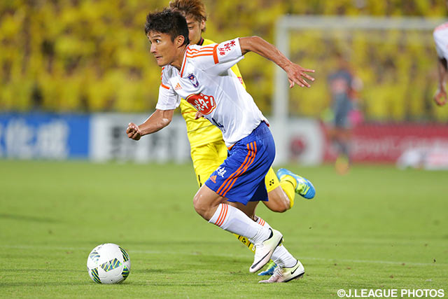 カウンターアタックの起点となった田中 達也（新潟）【明治安田Ｊ１ 2nd 第1節 柏vs新潟】