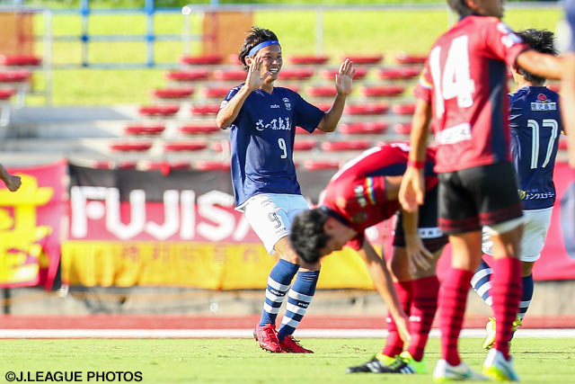 同点ゴールとなる今季7点目を決めた藤本 憲明（鹿児島）【明治安田Ｊ３ 第15節 琉球vs鹿児島】