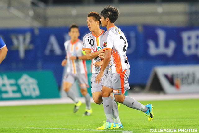反撃のゴールを決め、1点差とした庄司 悦大（山口）【明治安田Ｊ２ 第21節 山形vs山口】