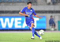 65分に投入され、長崎ゴールに迫った佐藤 晃大（徳島）【明治安田Ｊ２ 第21節 徳島vs長崎】