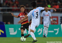 74分にピッチに送り込まれた金子 昌広（金沢）【明治安田Ｊ２ 第21節 金沢vs讃岐】