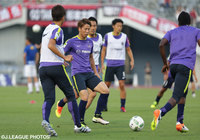 ウォームアップをする浅野 拓磨（広島）【明治安田Ｊ１ 2nd 第2節 広島vs鹿島】