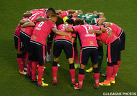 円陣を組むＣ大阪のイレブン【明治安田Ｊ２ 第22節 Ｃ大阪vs札幌】