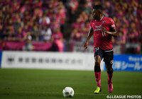 ドリブルから好機を窺うリカルド サントス【明治安田Ｊ２ 第22節 Ｃ大阪vs札幌】