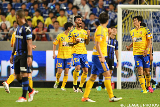 仙台のＪ１通算350得点目となる同点ゴールを決めたハモン ロペス（仙台）【明治安田Ｊ１ 2nd 第2節 Ｇ大阪vs仙台】