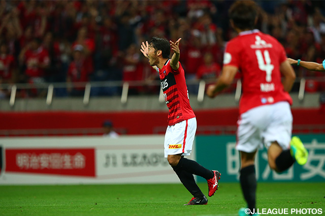 先制点となる直接FKを決めた阿部 勇樹（浦和） 【明治安田Ｊ１ 2nd 第2節 浦和vs柏】