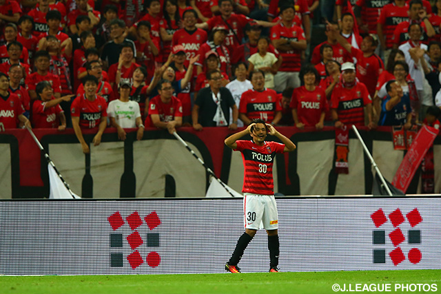 興梠 慎三（浦和）のダメ押しゴールは惜しくもオフサイド 【明治安田Ｊ１ 2nd 第2節 浦和vs柏】