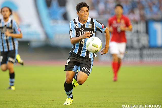 今季リーグ戦12点目となる追加点を流し込んだ大久保 嘉人（川崎Ｆ）【明治安田Ｊ１ 2nd 第2節 名古屋vs川崎Ｆ】