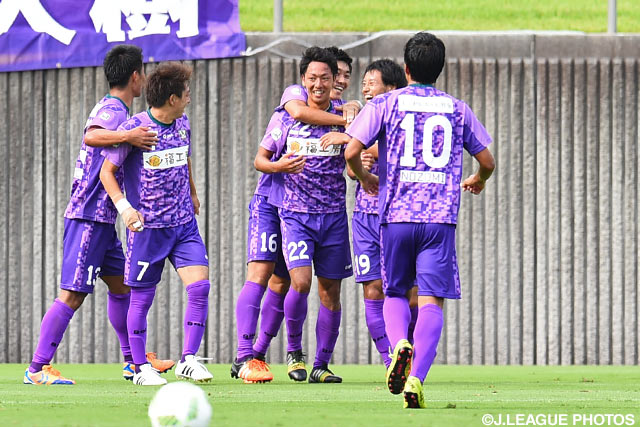 追加点を決め、リードを広げた久富 良輔（藤枝 #22）【明治安田Ｊ３ 第16節 藤枝vsＦ東23】