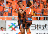 交代出場で貴重な決勝ヘッドを決めた塩沢 勝吾（長野）【明治安田Ｊ３ 第16節 長野vs秋田】