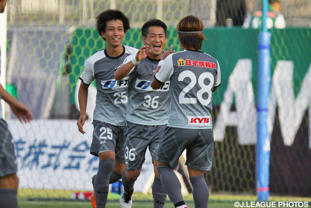 深井 正樹の決勝点で連敗を4でストップした相模原【明治安田Ｊ３ 第16節 鳥取vs相模原】