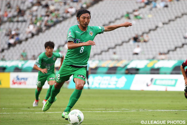 中後 雅喜がPKを落ち着いて決めて先制した東京Ｖ【明治安田Ｊ２ 第22節 東京Ｖvs岡山】