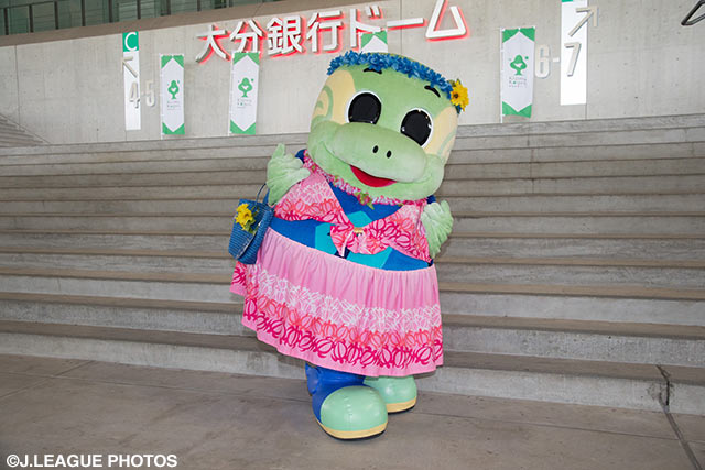 夏本番を前に、ニータンも気合十分？【明治安田Ｊ３ 第16節 大分vs琉球】