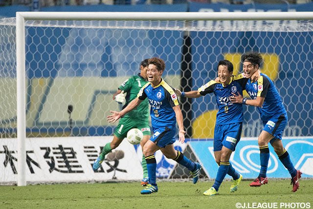 追加点を奪い、リードを2点に広げた松本 昌也（大分）【明治安田Ｊ３ 第16節 大分vs琉球】