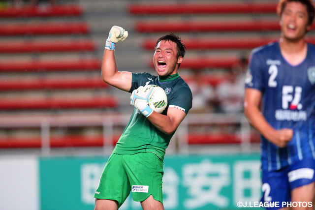 神山 竜一（福岡）は再三のビックセーブで勝利に貢献した 【明治安田Ｊ１ 2nd 第3節 福岡vsFC東京】