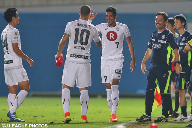 技ありの一撃でリードを広げたペドロ ジュニオール（神戸）【明治安田Ｊ１ 2nd 第3節 横浜FMvs神戸】