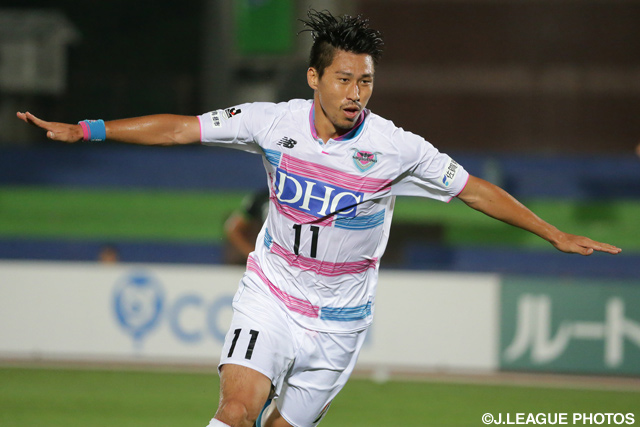 2点目を決めヘリコプターパフォーマンスを見せる豊田 陽平（鳥栖）【明治安田Ｊ１ 2nd 第3節 湘南vs鳥栖】