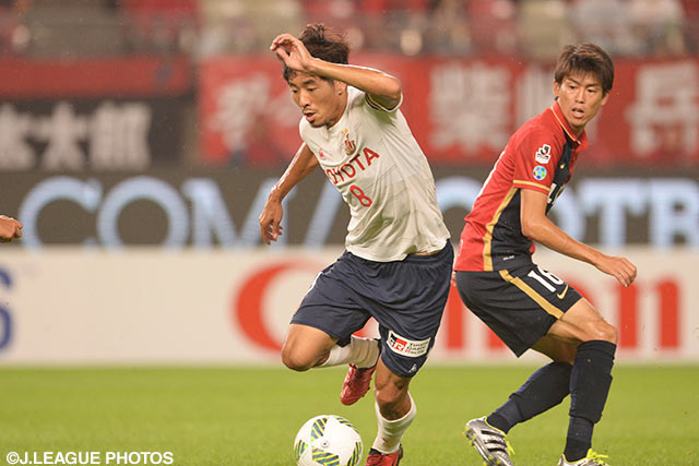 強烈なミドルシュートでゴールを狙ったハ デソン（名古屋）【明治安田Ｊ１ 2nd 第3節 鹿島vs名古屋】