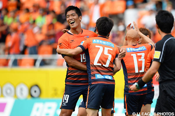 3試合ぶりの得点となる先制点を奪取した渡辺 亮太（長野）【明治安田Ｊ３ 第17節 長野vsYS横浜】