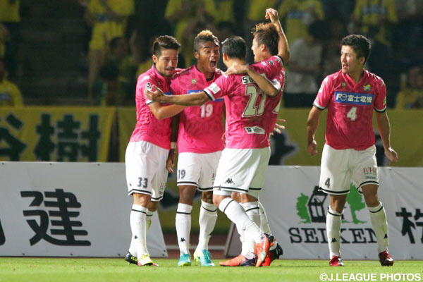 劇的決勝点で自身のＪ２通算50試合目に花を添えたオナイウ 阿道（千葉）【明治安田Ｊ２ 第23節 町田vs千葉】