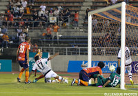 試合終了間際に執念の同点ゴールを押し込んだ林堂 眞（愛媛）【明治安田Ｊ２ 第23節 愛媛vs清水】