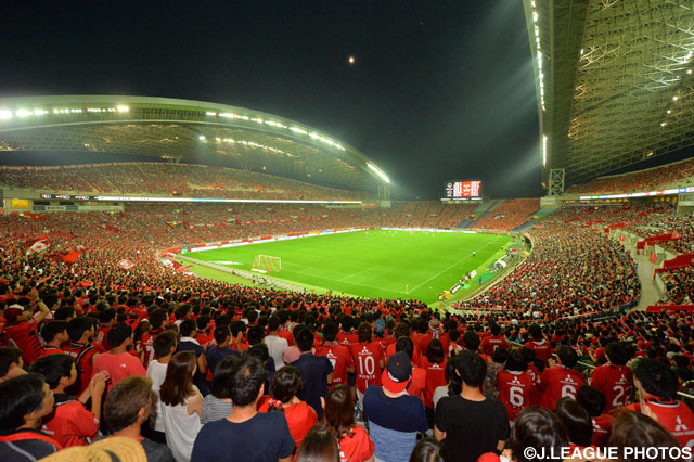 大観衆に包まれた埼玉スタジアム２００２【明治安田Ｊ１ 2nd 第4節 浦和vs大宮】