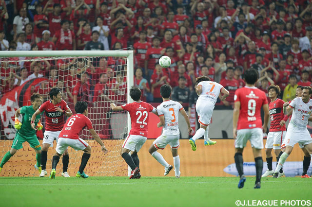 前半終了間際にＣＫから江坂 任（大宮）が同点ゴールを奪う【明治安田Ｊ１ 2nd 第4節 浦和vs大宮】