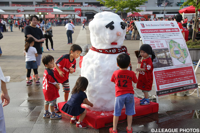 真夏なのに雪だるまが・・・【明治安田Ｊ１ 2nd 第4節 浦和vs大宮】
