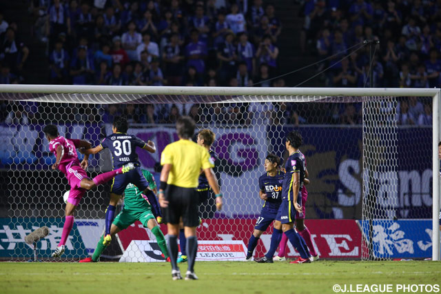 ＣＫからニアサイドでファビオが合わせて横浜FMが先制に成功する【明治安田Ｊ１ 2nd 第4節 広島vs横浜FM】