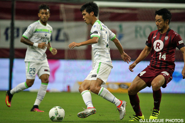 チーム最多3本のシュートを放った端戸 仁（湘南）【明治安田Ｊ１ 2nd 第4節 神戸vs湘南】