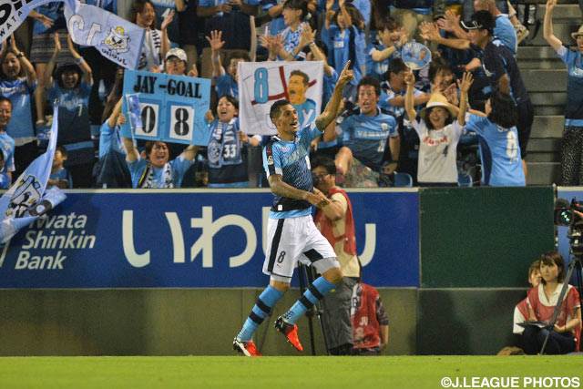 先制点となる今季8点目を決めたジェイ（磐田）【明治安田Ｊ１ 2nd 第4節 磐田vs川崎Ｆ】